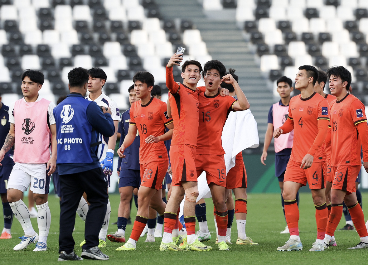 新球体育-5-3 3-2！亚洲足球变天：西亚豪强全出局 东亚或包4强 国足要加油