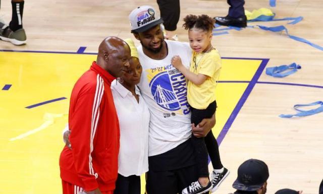 竞彩足球比分-进攻篮板联盟第一！进击的维金斯人见人爱