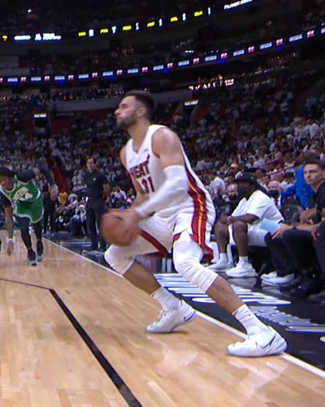 足彩比分-三分出界仍在困扰斯特鲁斯 NBA未来有望修正规则